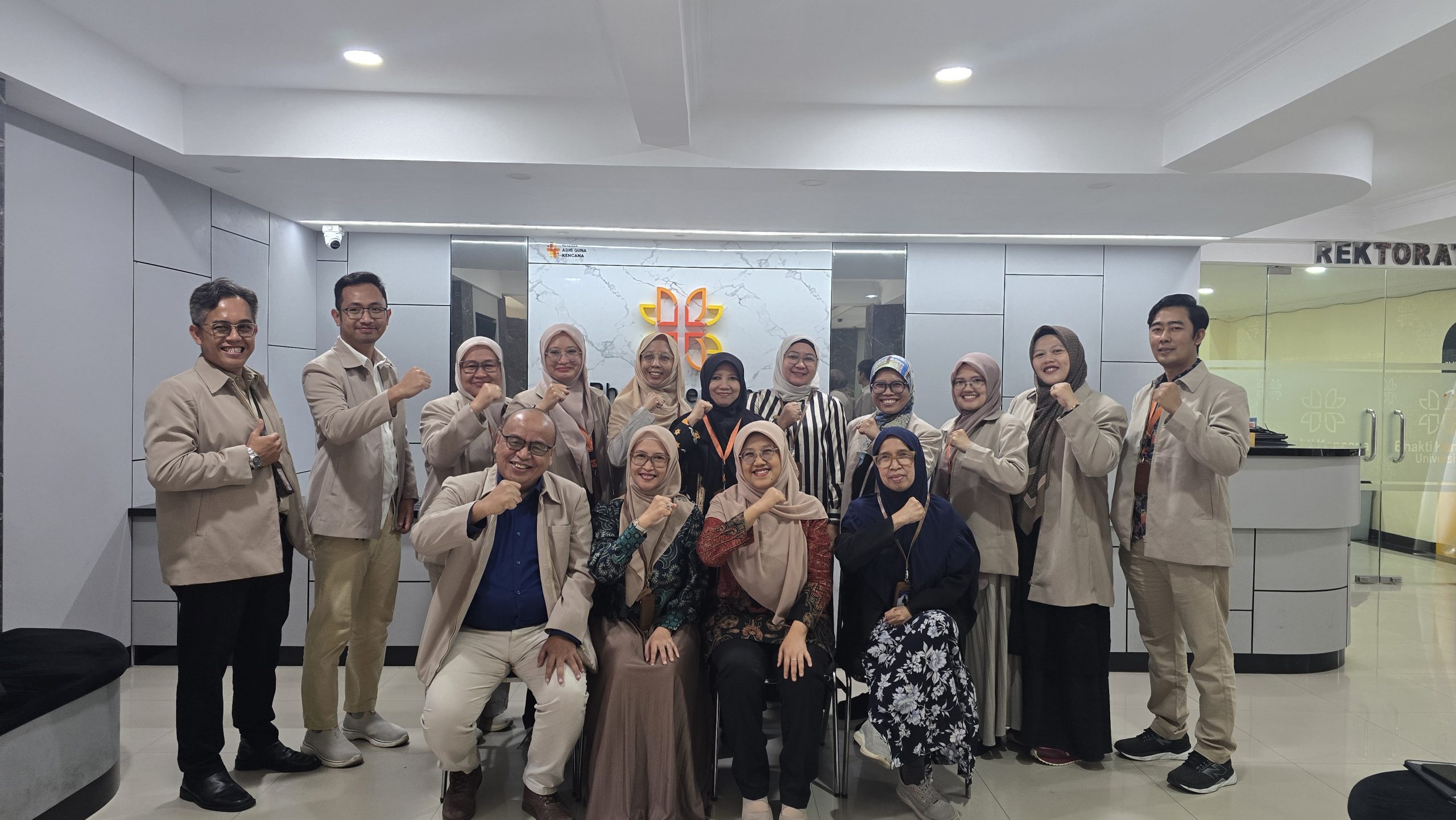 🤝 Studi Banding Fakultas Farmasi Universitas Buana Perjuangan Karawang ke Fakultas Farmasi Universitas Bhakti Kencana: Penguatan Implementasi Kurikulum OBE