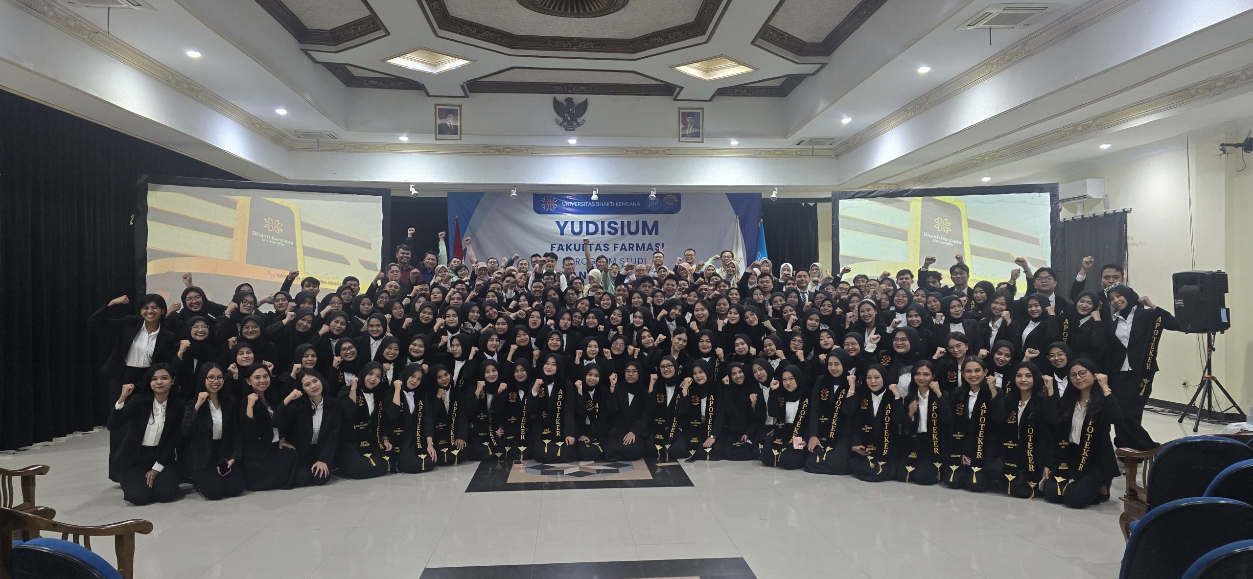 Yudisium Program Studi Profesi Apoteker Angkatan XXXIV, 148 Mahasiswa Resmi Dinyatakan Lulus sebagai Apoteker